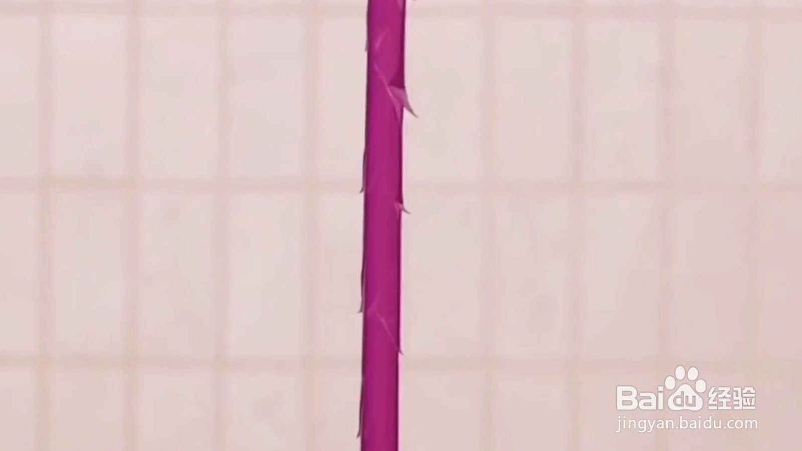 如何巧用吸管解决水管堵塞
