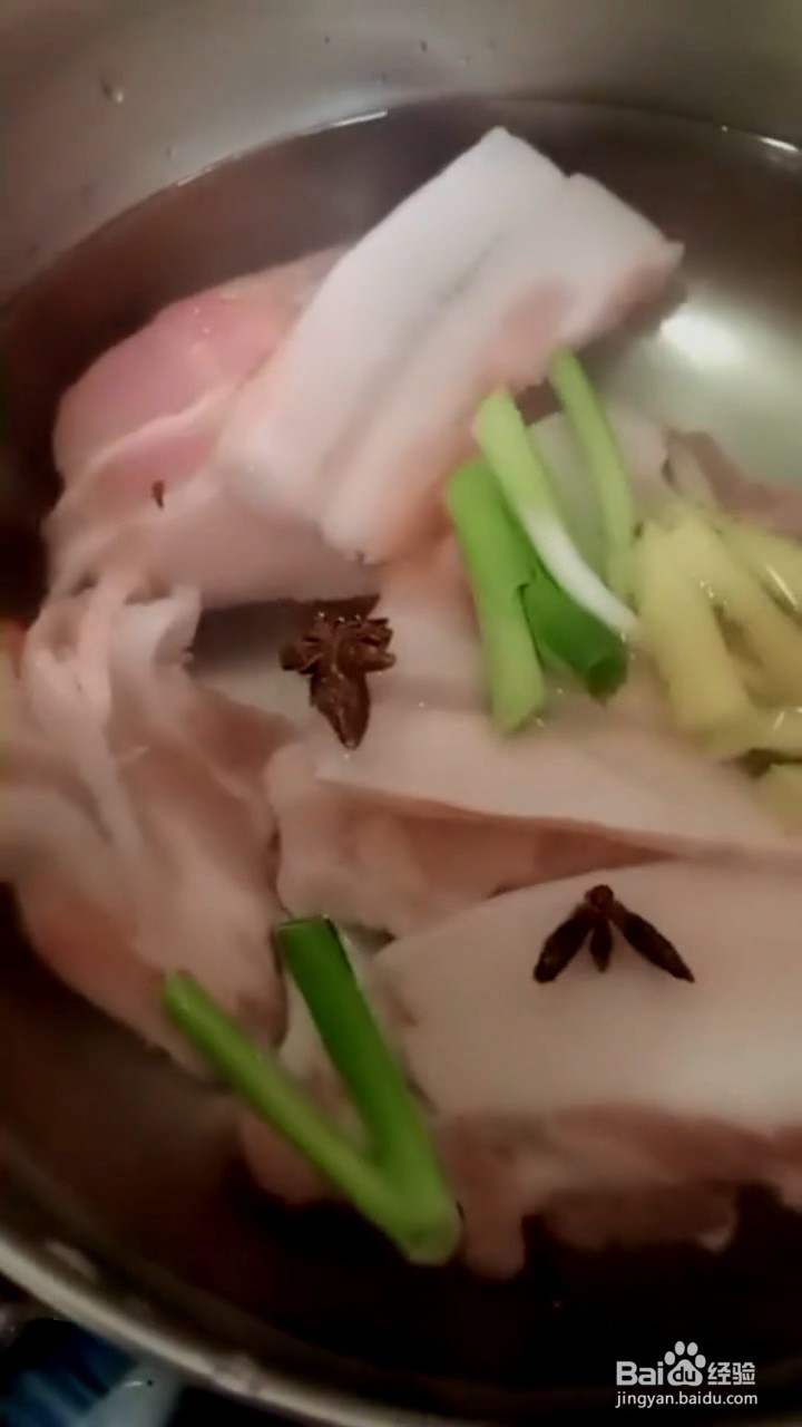 五花肉蒸鸡蛋如何弄