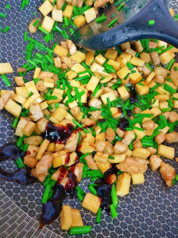 千页肉丁韭菜花