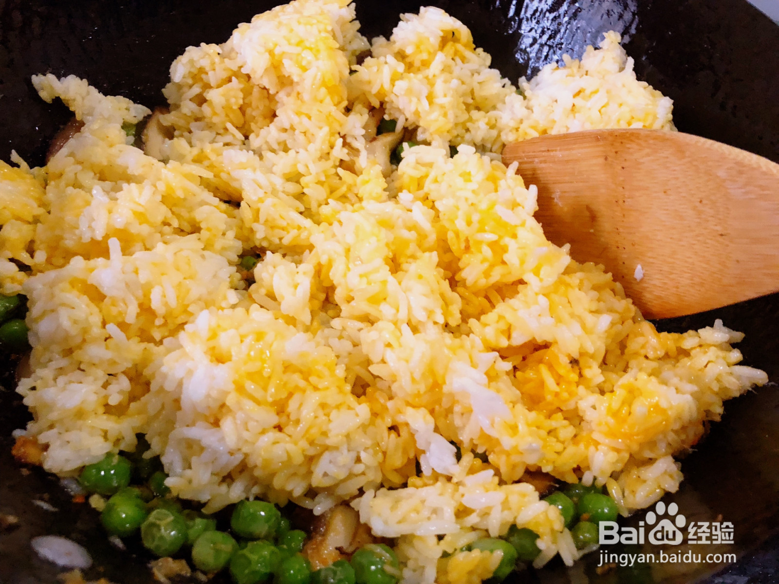 蟹黄炒饭的做法