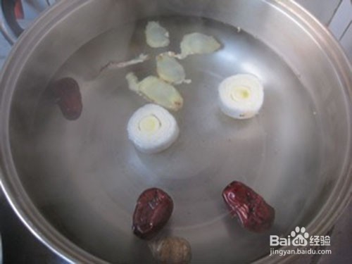 姜哥私房菜——木瓜杂豆鸡肉煲