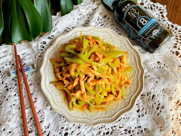 低脂鸡胸肉炒青椒