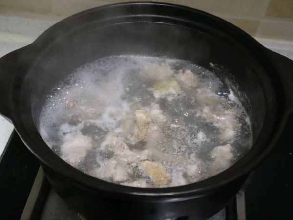 药膳红萝卜羊肉汤