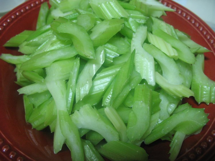 肉丝芹菜的做法 ,下饭必备!