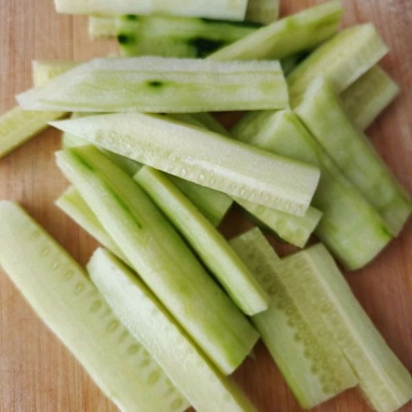 咸蛋黄捞汁黄瓜