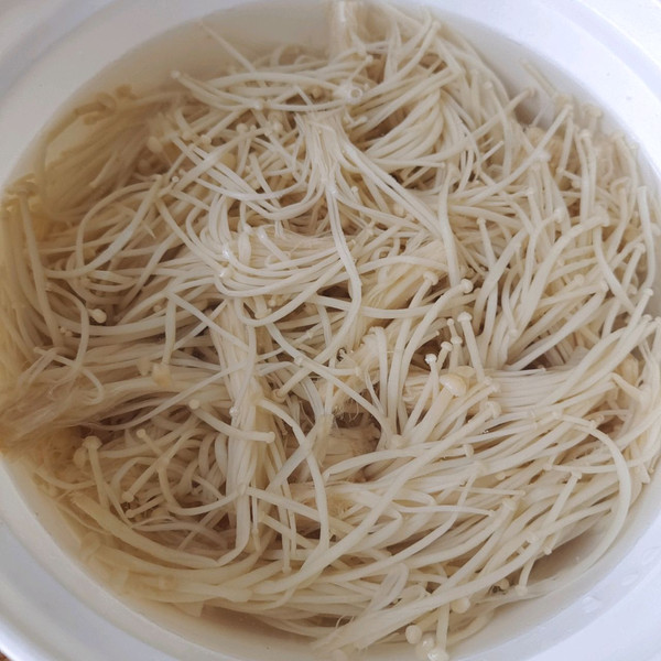 低脂低卡酸辣捞汁金针菇