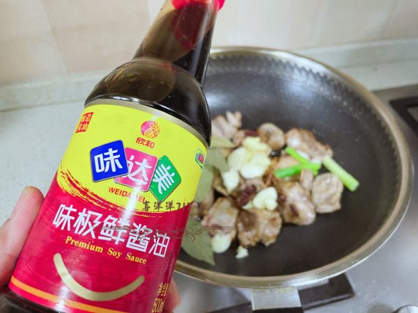 红烧排骨炖土豆