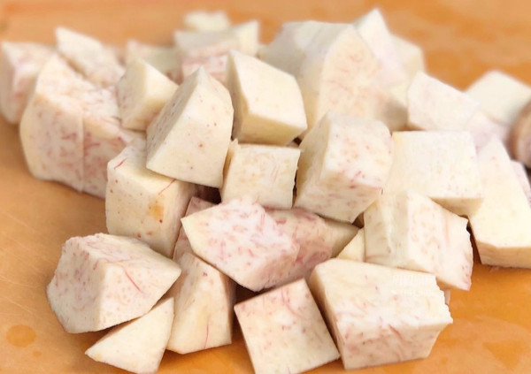 缤纷香芋煲仔饭