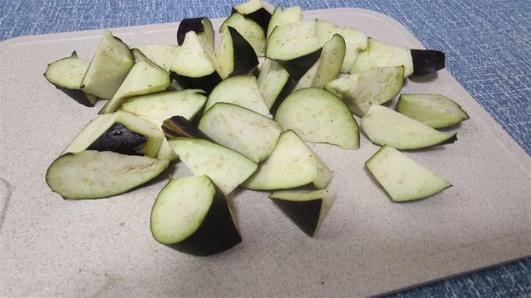 香肠西红柿炒茄子