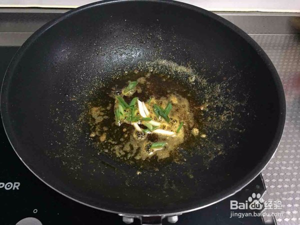 鲜虾豆腐煲和鸡公煲哪个更好吃，都是怎么做的？