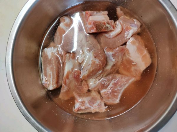 山药萝卜玉米排骨汤