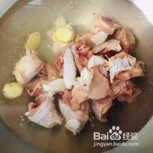 板栗烧鸡的做法