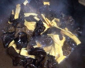 木耳腐竹炒黄瓜怎样做才好吃