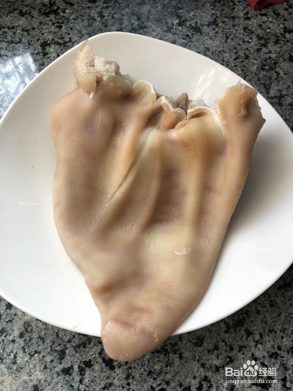 香味浓郁的红油猪耳片