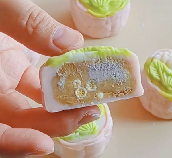 芝士咖啡巧脆珠冰皮月饼