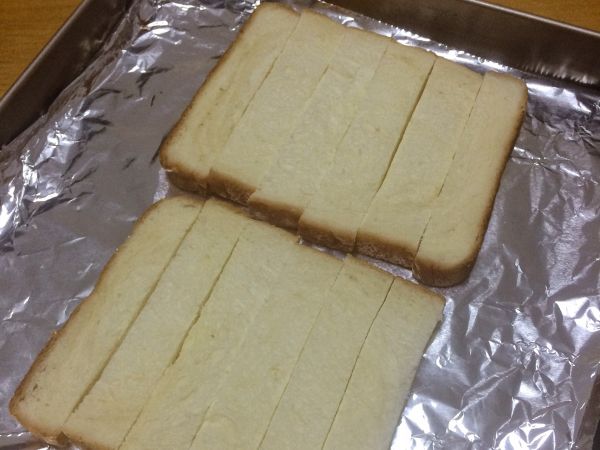 黑胡椒葱香吐司条