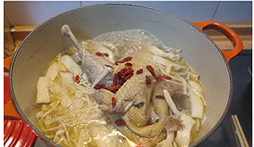 菌菇炖鸡汤怎么做