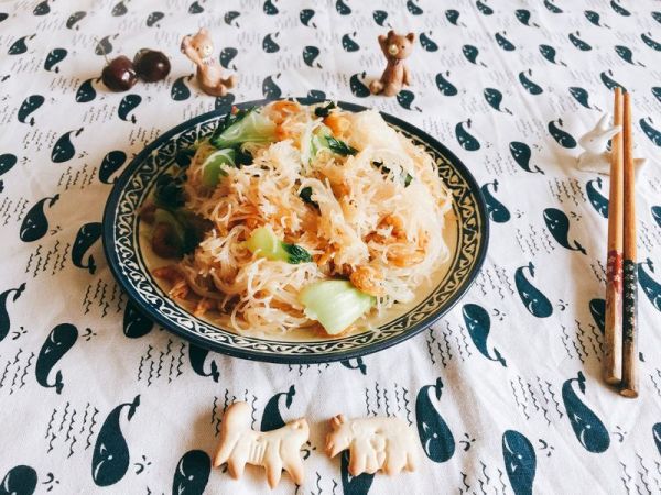 青菜虾仁炒米粉