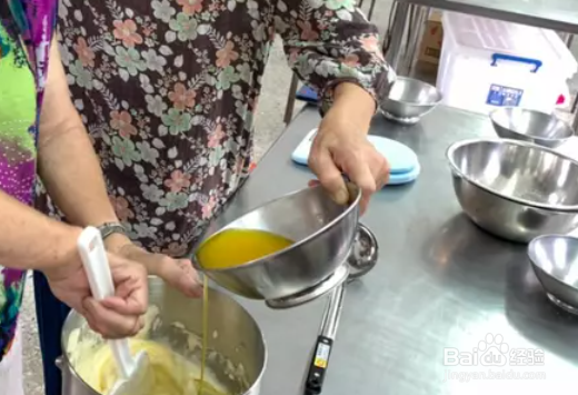 芒果干杯子蛋糕