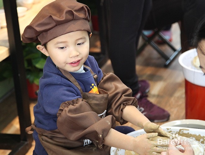 开陶艺加盟店如何服务顾客