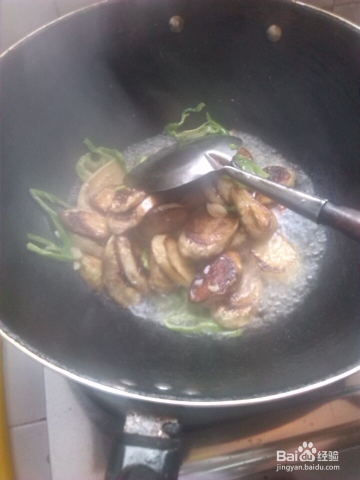 怎样制作油煎白茄？