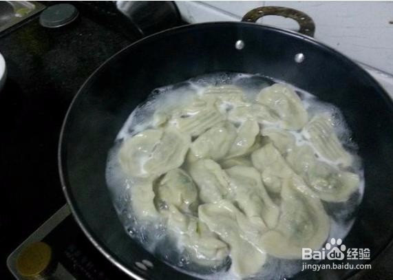 如何煮饺子,才能不破皮呢