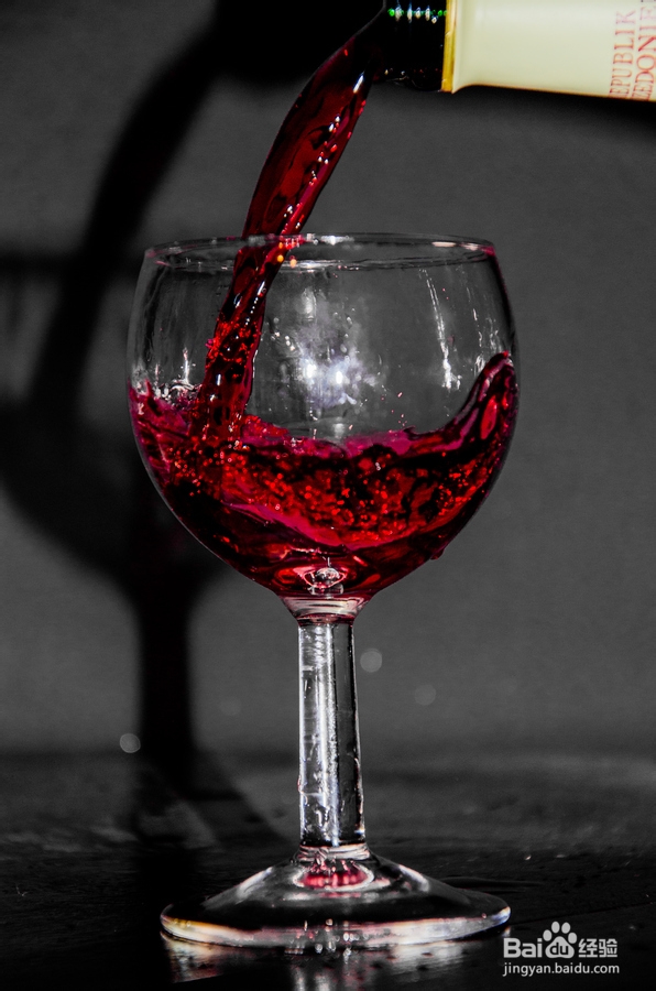 如何分辨真假酒