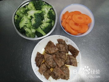 美味牛排杂烩