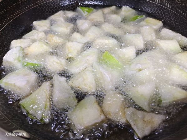 酱香肉段烧茄子