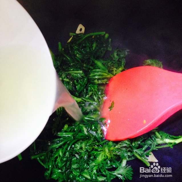 味美鲜香的上汤茼蒿菜