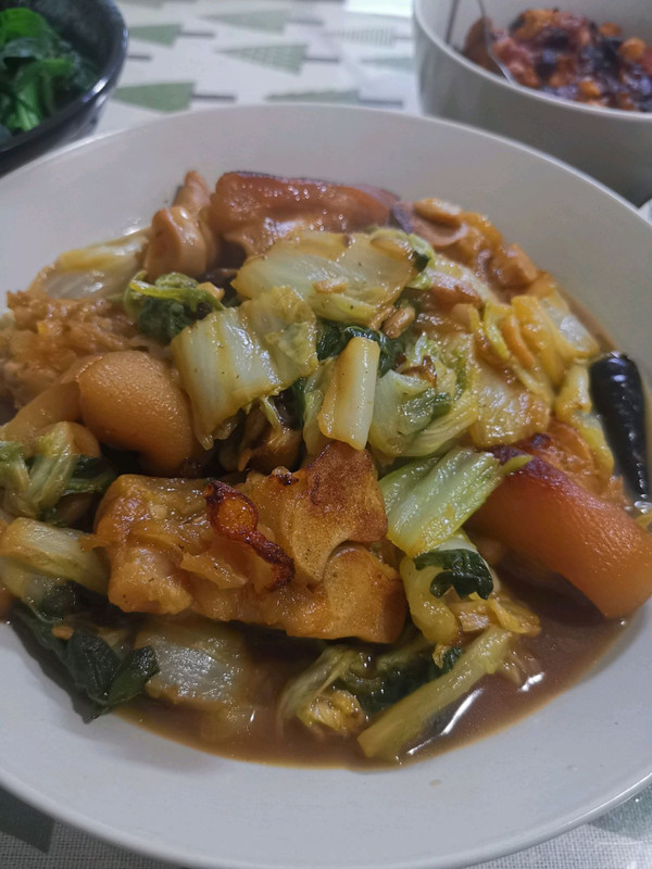 红烧猪蹄炖大白菜