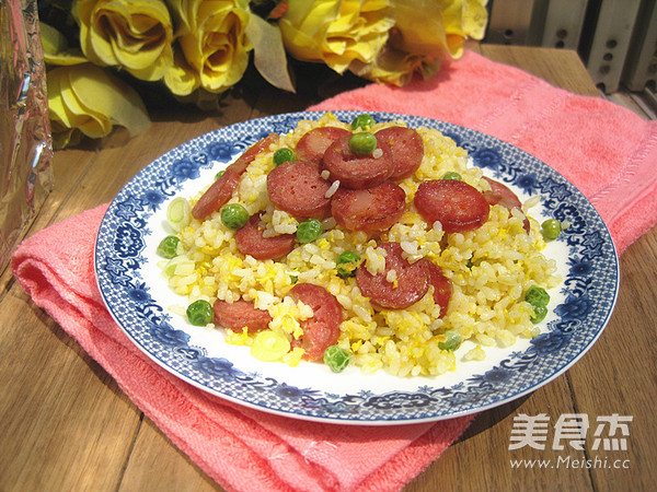 腊肠豌豆蛋炒饭