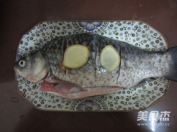 怀山药蒸鲫鱼