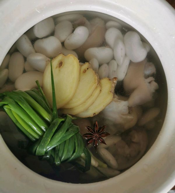 肉香汤浓老妈蹄花