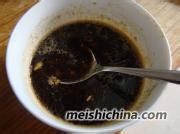 拌荆芥凉粉的做法