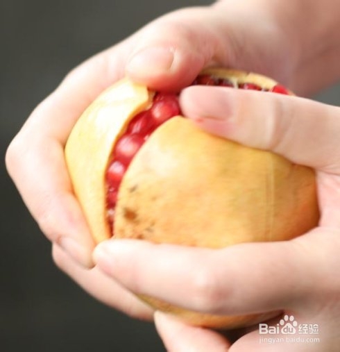 剥石榴的正确方法