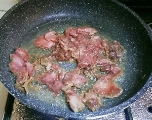 保健养生黑椒口蘑炒牛肉