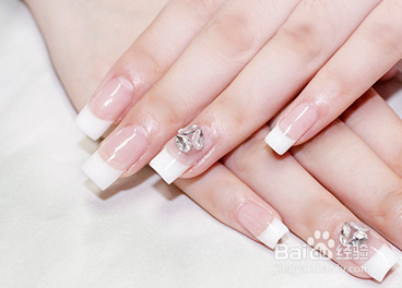 怎么去掉指甲上的指甲油