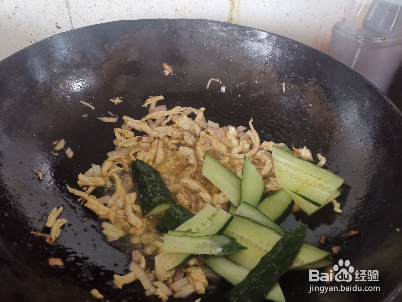 鸡胸肉丝炒黄瓜片
