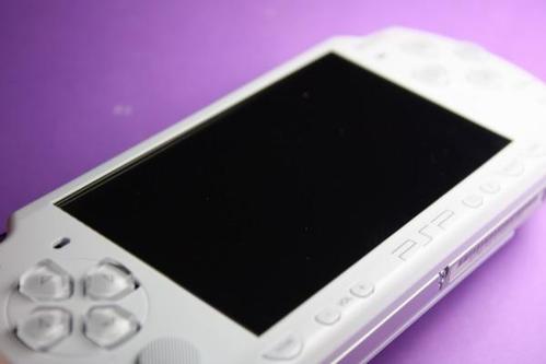 PSP2000翻新机辨别方法