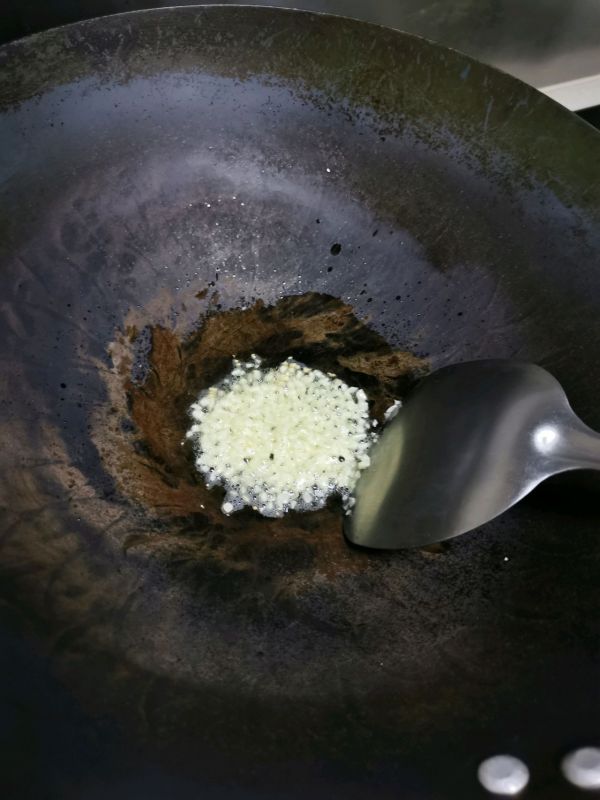 蒜蓉粉丝巴沙鱼