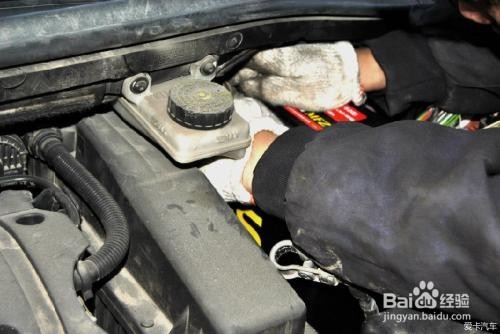 C4世嘉如何更换电池