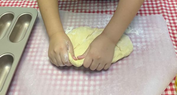 毛毛虫面包肉松火腿面包