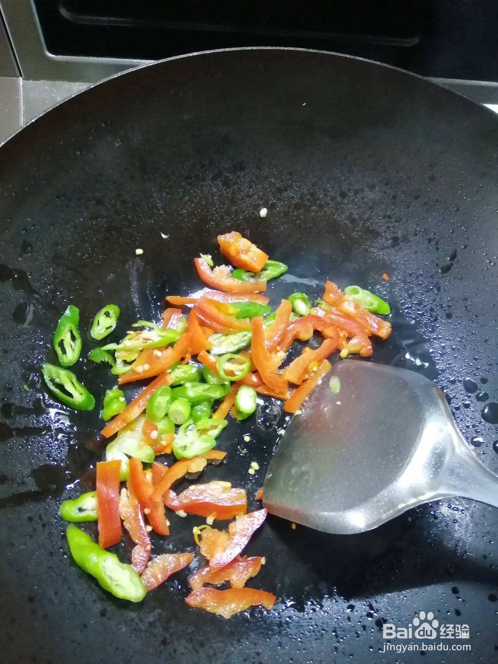 极味家常菜:双色椒素炒苦瓜