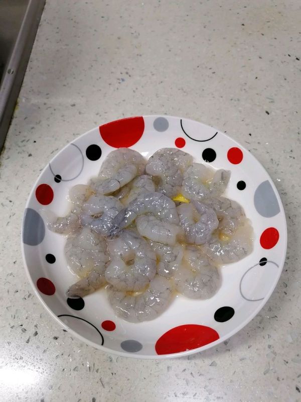 时蔬坚果溜虾仁