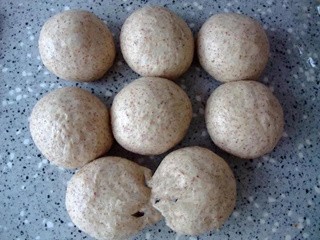 酸奶黑麦辫子面包怎么做?