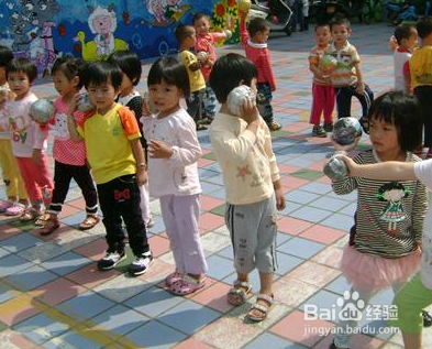 怎样应对宝宝害怕去幼儿园。