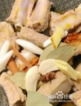 如何做红烧排骨？