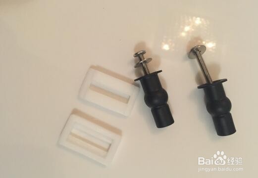 如何换马桶盖,自己动手好简单