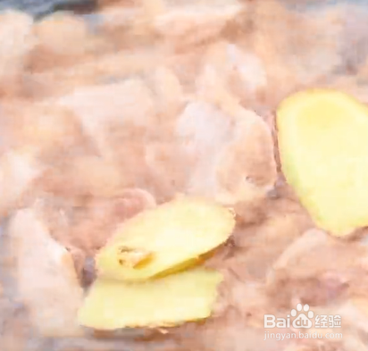 如何制作香菇焖鸡？